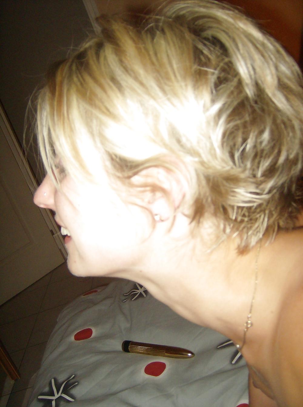 25P Hot french blond