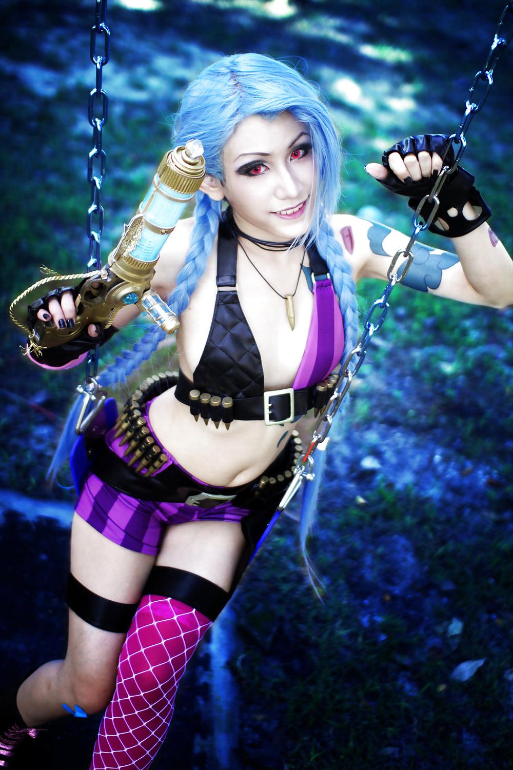 14P Cute cosplay: League of Legends - Jinx