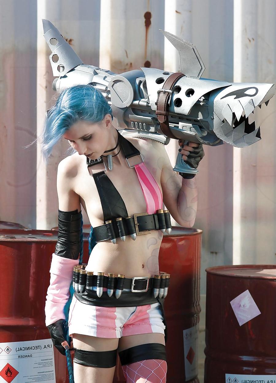 14P Cute cosplay: League of Legends - Jinx