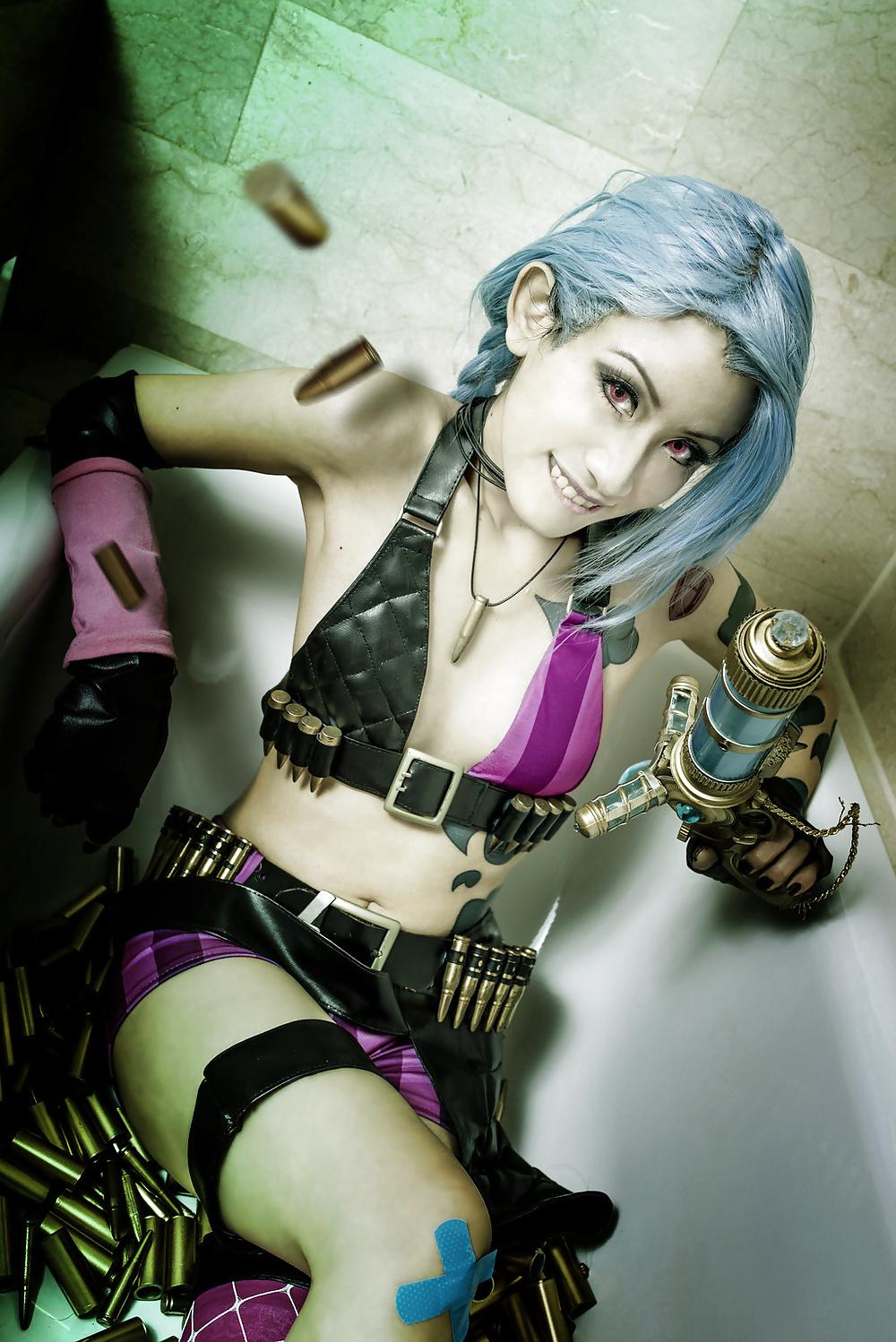 14P Cute cosplay: League of Legends - Jinx