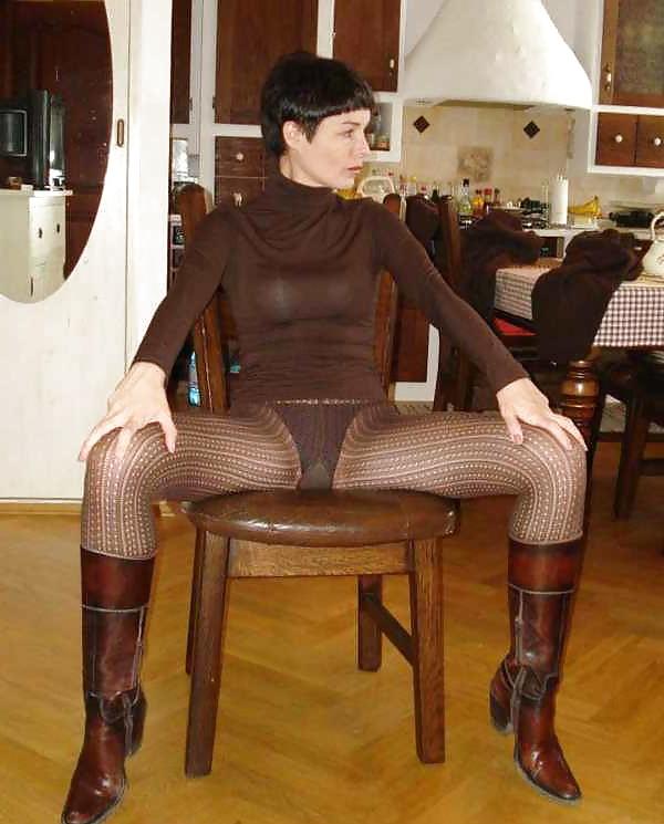 25P JUST PANTYHOSE mature 2 IBSTROKING!!!!!!!
