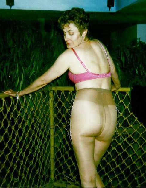 25P JUST PANTYHOSE mature 2 IBSTROKING!!!!!!!