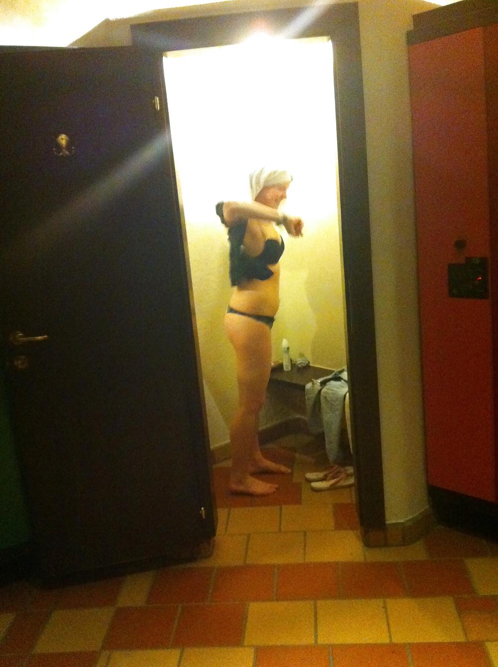 10P Stupid 21 yo whore. MAKE DIRTY CMTS