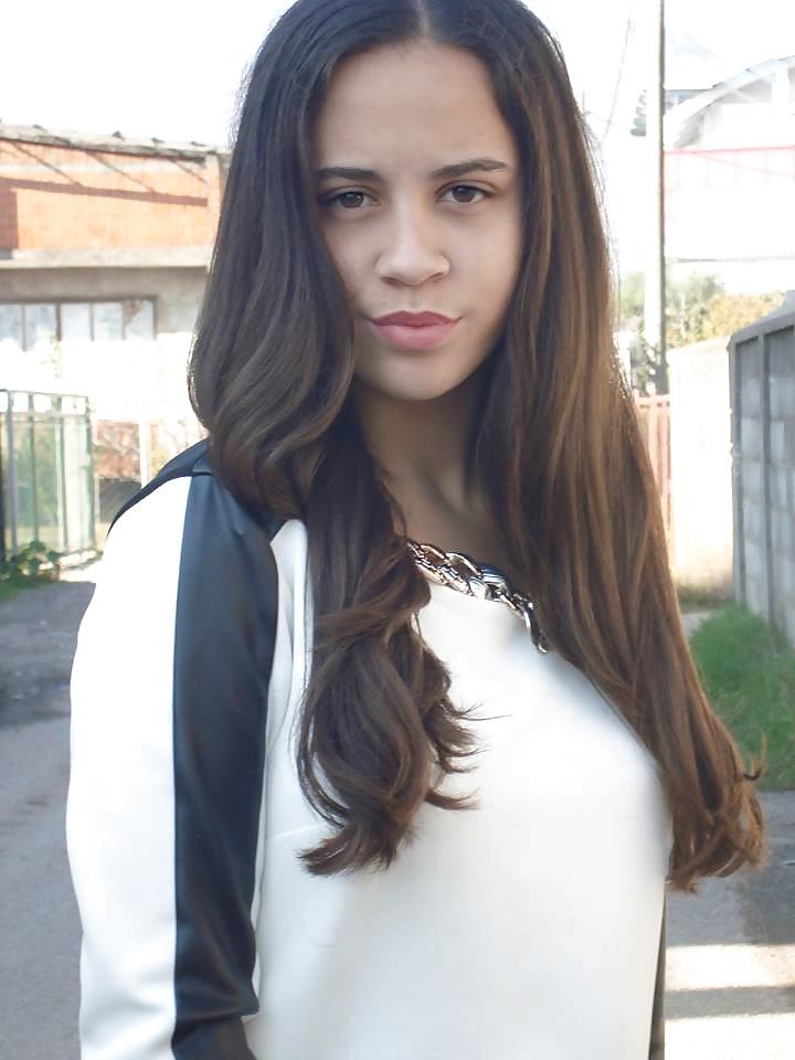 22P Young Serbian teen Mia - Klinkica Mia