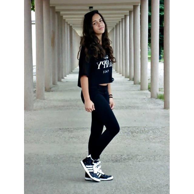 22P Young Serbian teen Mia - Klinkica Mia