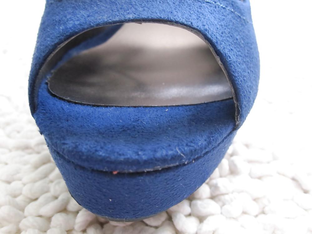 20P Blue Suede High Heel Shoes