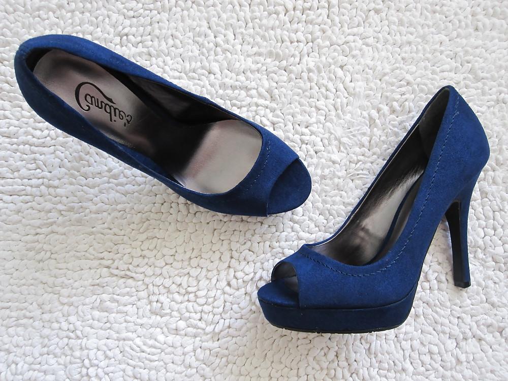 20P Blue Suede High Heel Shoes