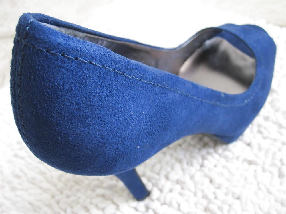 20P Blue Suede High Heel Shoes