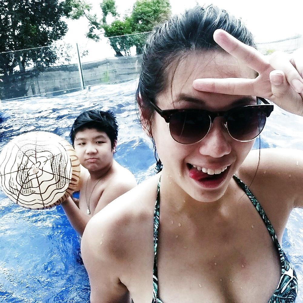 25P Chinese Busty Singapore Girl