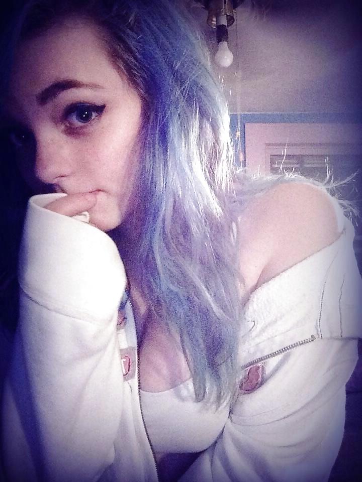 14P Hot girl with blue hair