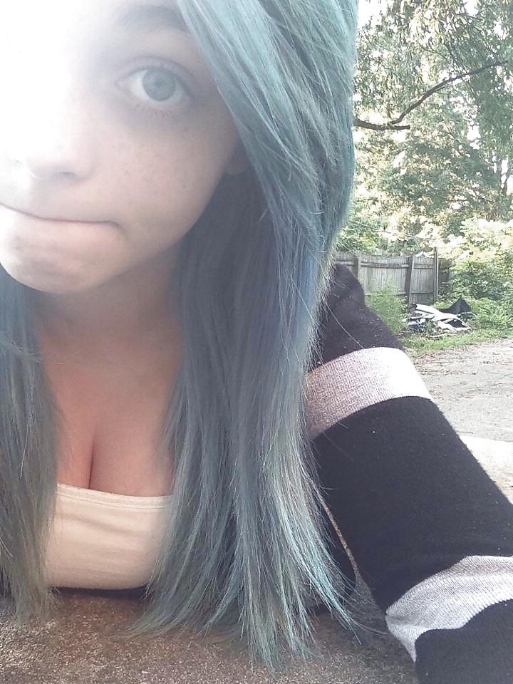 14P Hot girl with blue hair