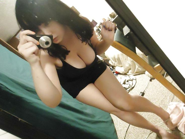 25P busty teen slut selffes