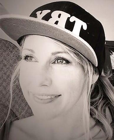 25P Kari byron natural beauty.