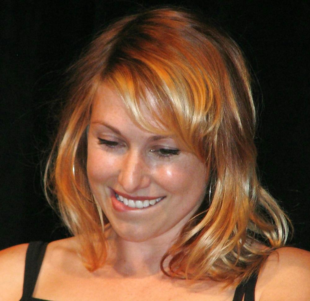 25P Kari byron natural beauty.