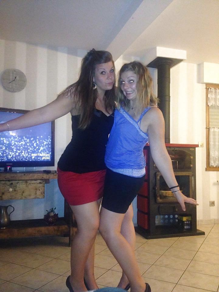 25P Francaises en talon french girl in high heels ep1