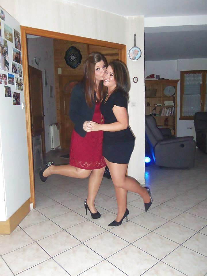 25P Francaises en talon french girl in high heels ep1