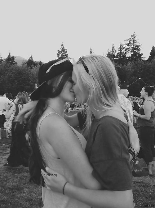 13P Janas exclusive sensual lesbian view 1