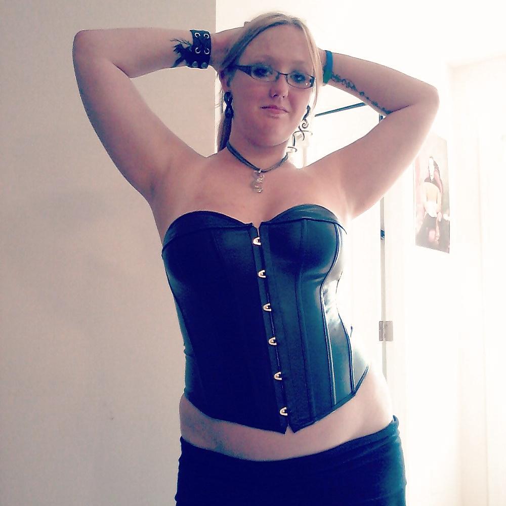 25P Danielle Emo Busty Teen Wank Slut