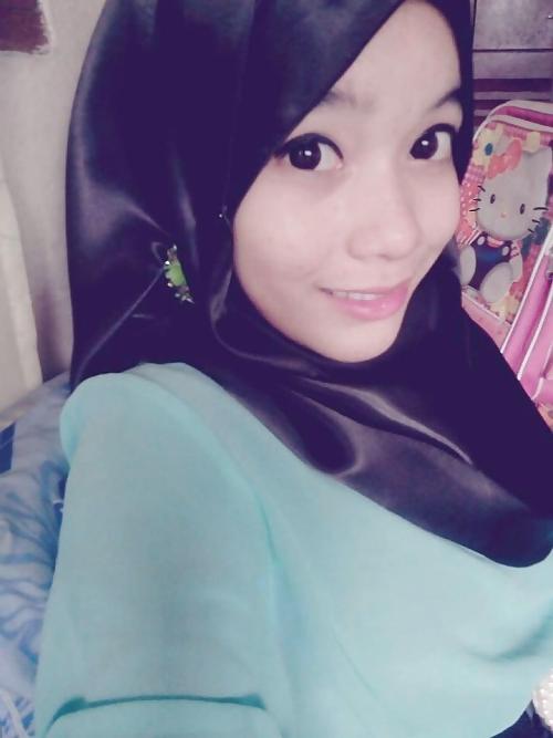 7P Malay- awek tudung cantik