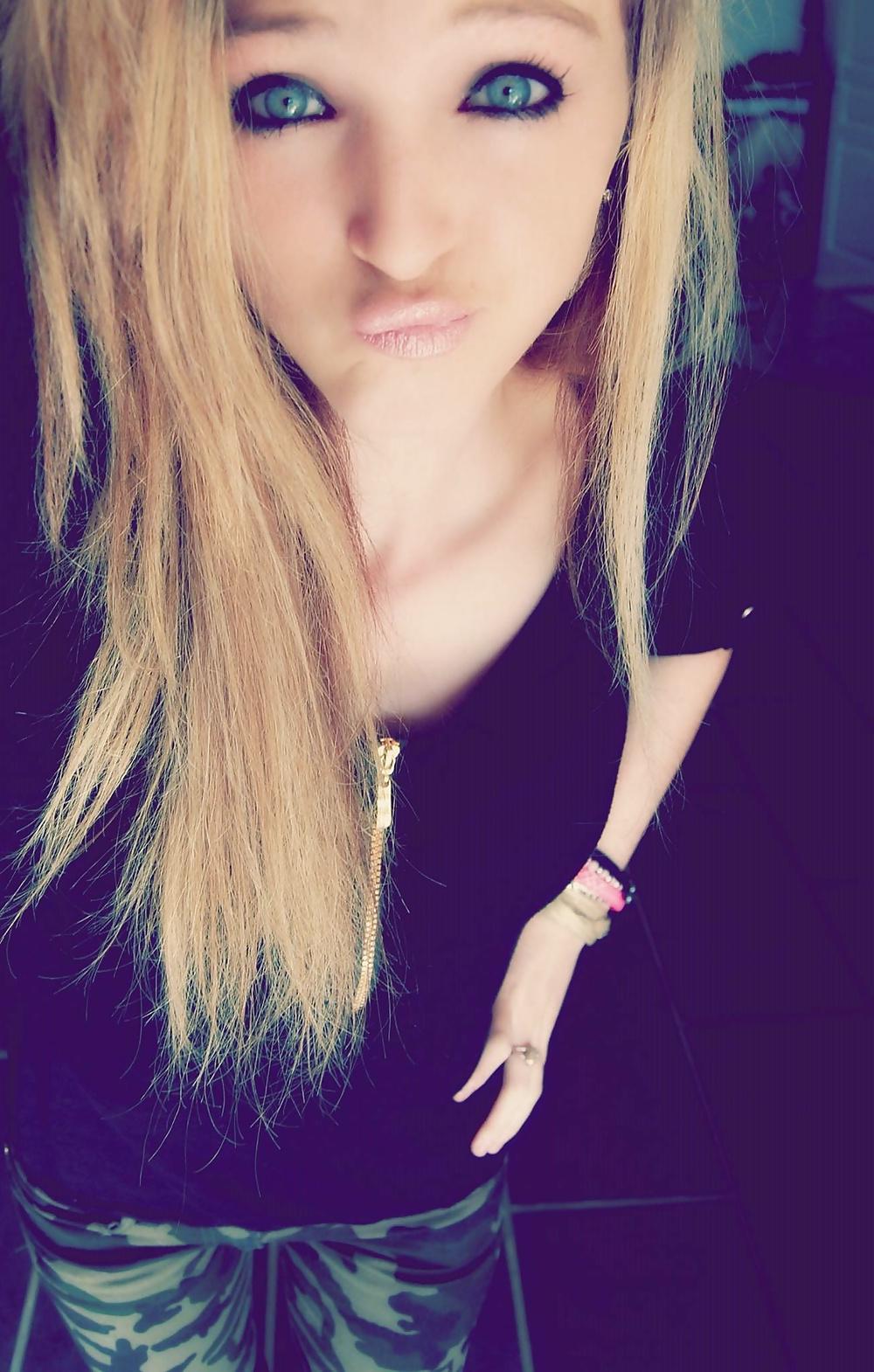 25P Sharon Cette Gueule a Foutre No 2