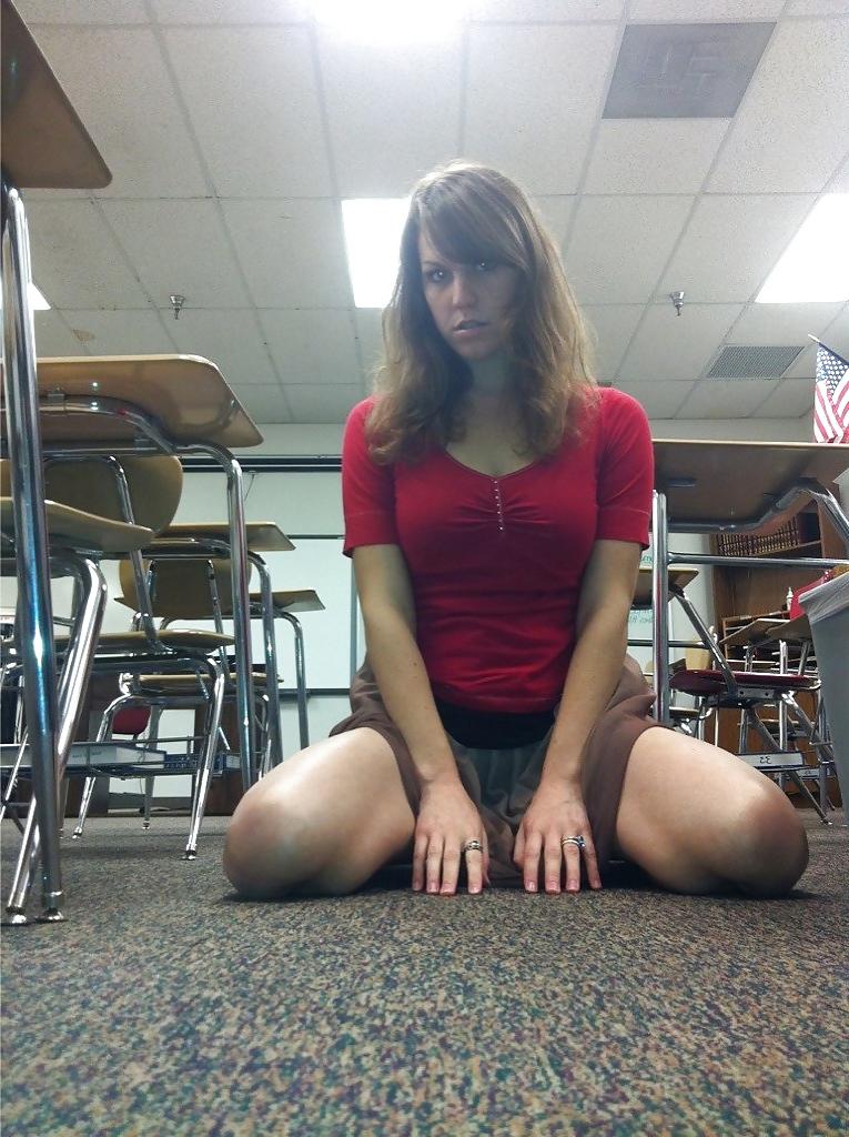 25P Cute busty milf