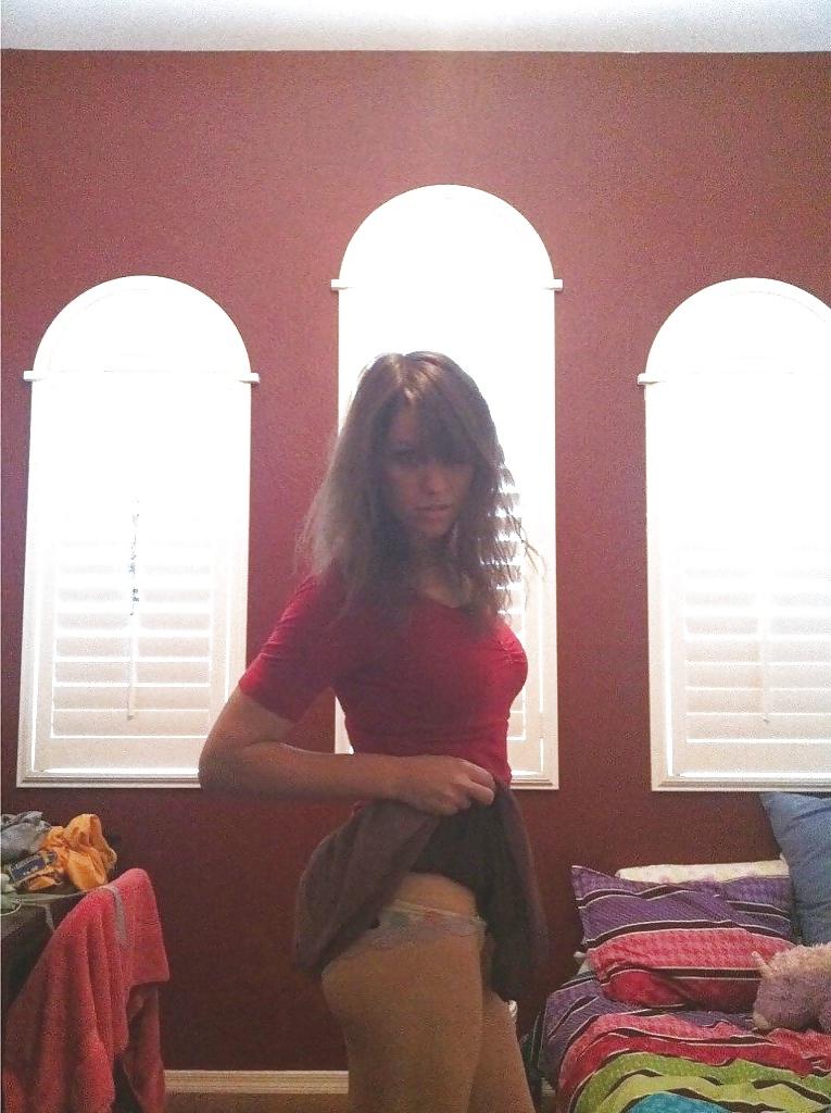 25P Cute busty milf