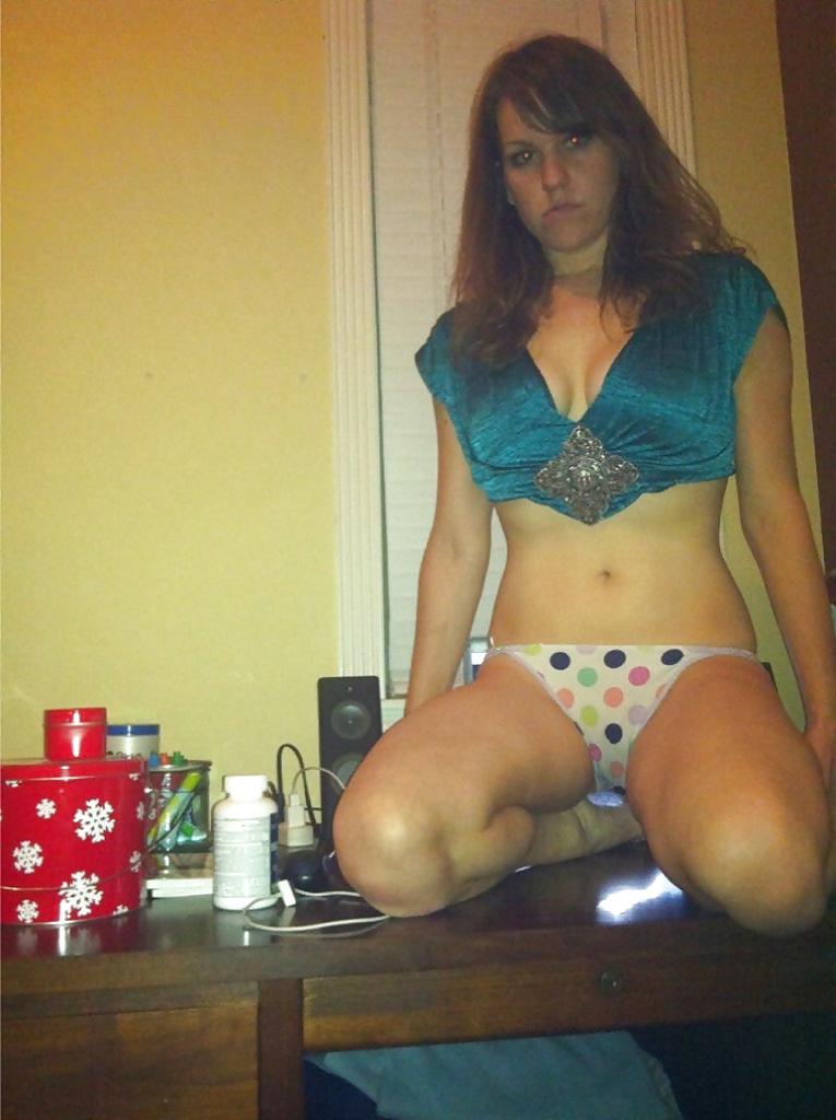 25P Cute busty milf