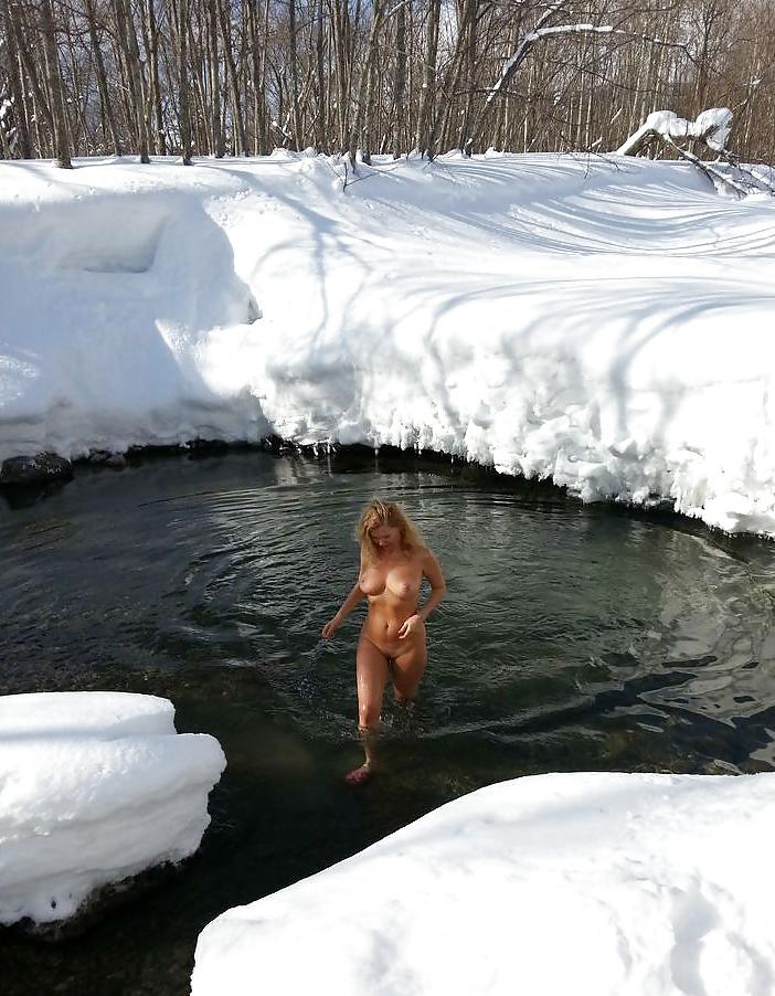 25P Lost in winter forest naked