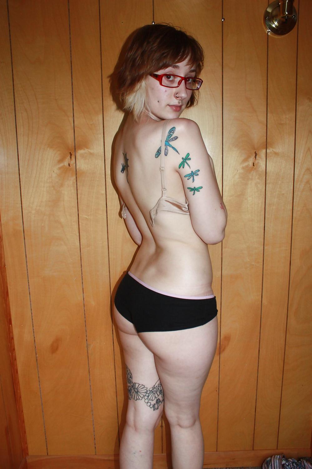 25P Great tattoo ex 21 yo make cmts she deserve the dirty ones