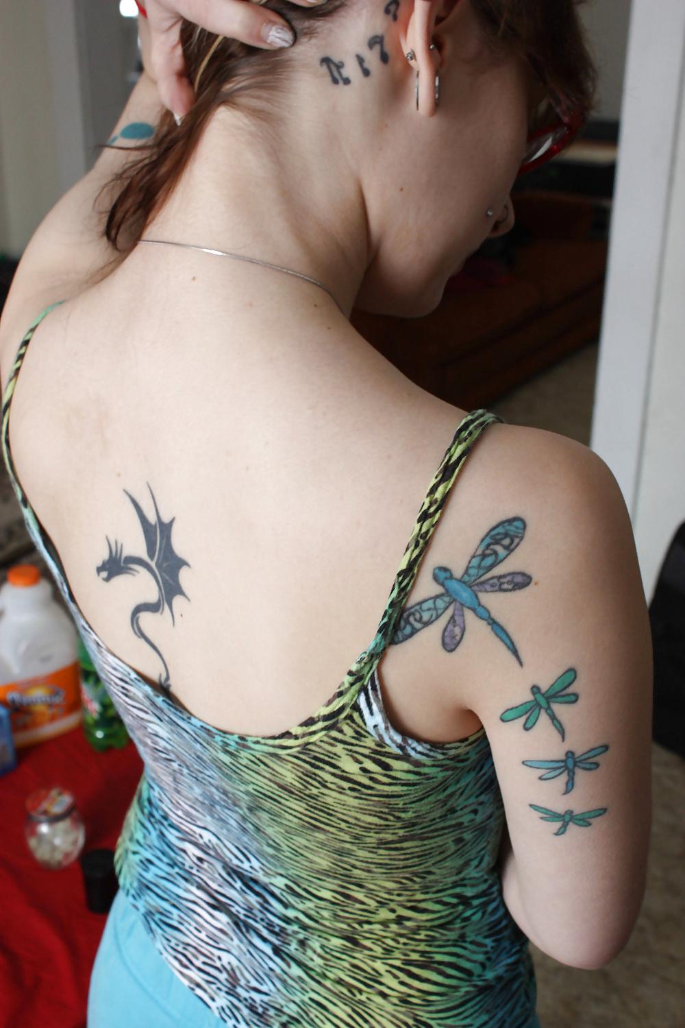 25P Great tattoo ex 21 yo make cmts she deserve the dirty ones