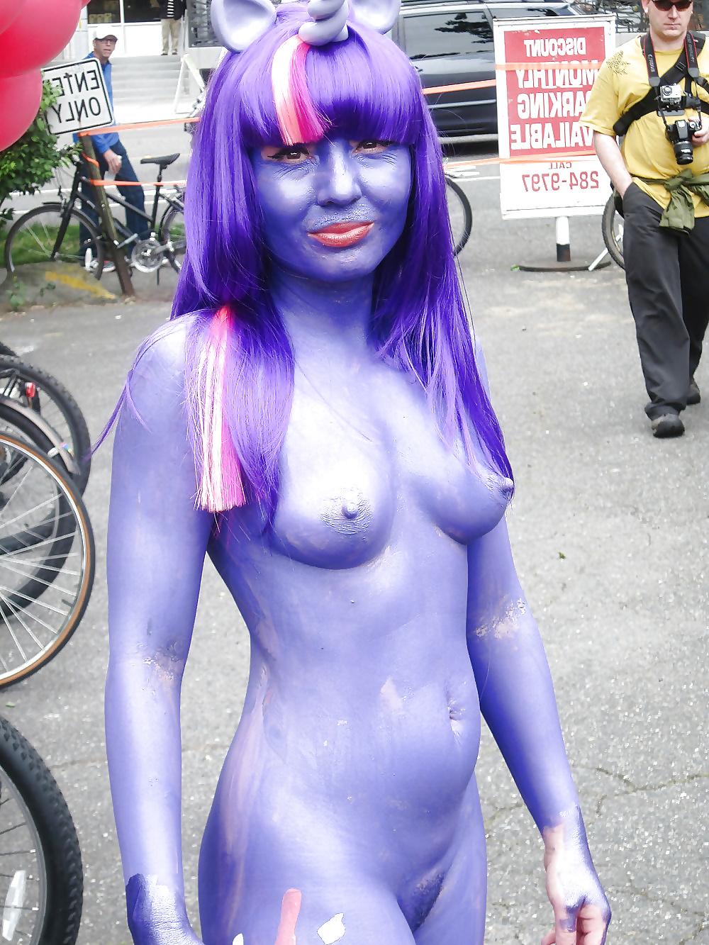25P AMATEURS IN BODY PAINT -1 