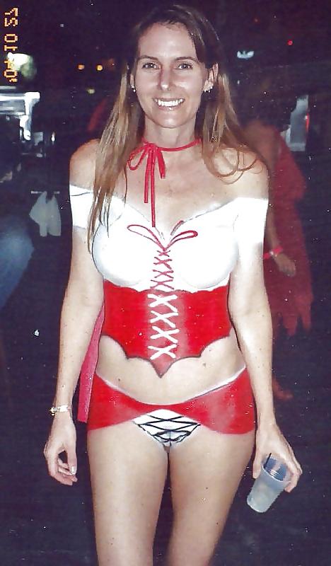 25P AMATEURS IN BODY PAINT -1 