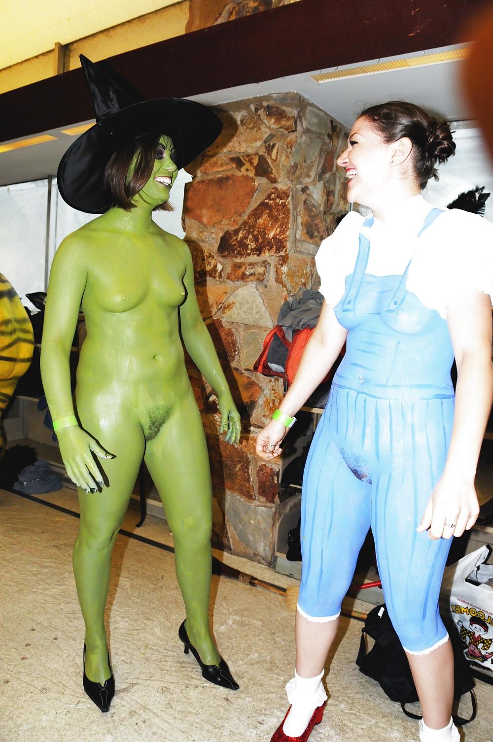 25P AMATEURS IN BODY PAINT -1 