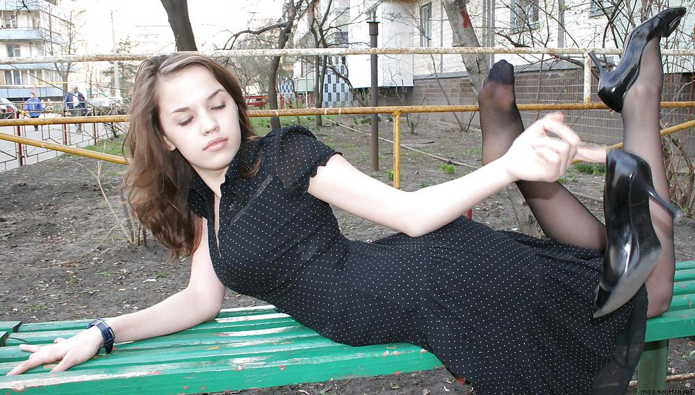 25P Hot teen in pantyhose 