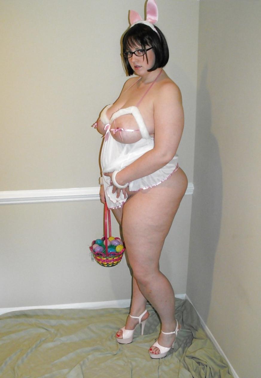 25P Thick MILFS Around The Web