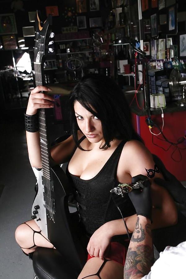 25P Hottest Chicks In Metal (5) Boat Party
