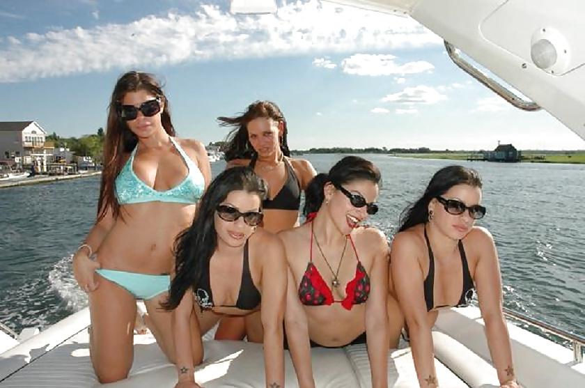 25P Hottest Chicks In Metal (5) Boat Party