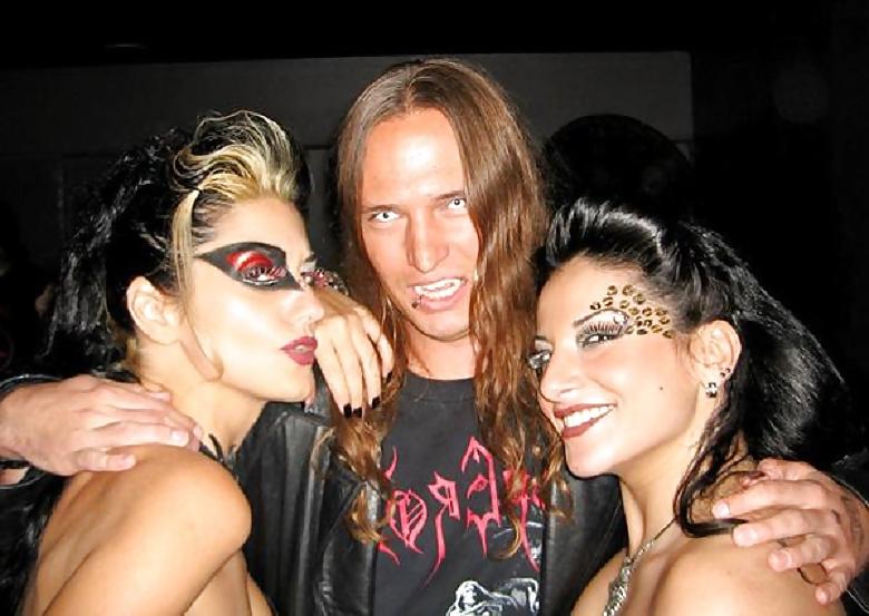 25P Hottest Chicks In Metal (5) Boat Party