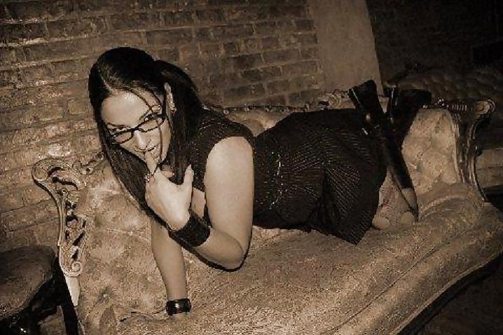 25P Hottest Chicks In Metal (5) Boat Party