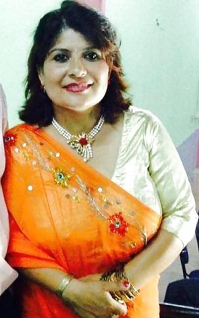 11P KAMALA (sexy nepali mom made for fuck only!!)