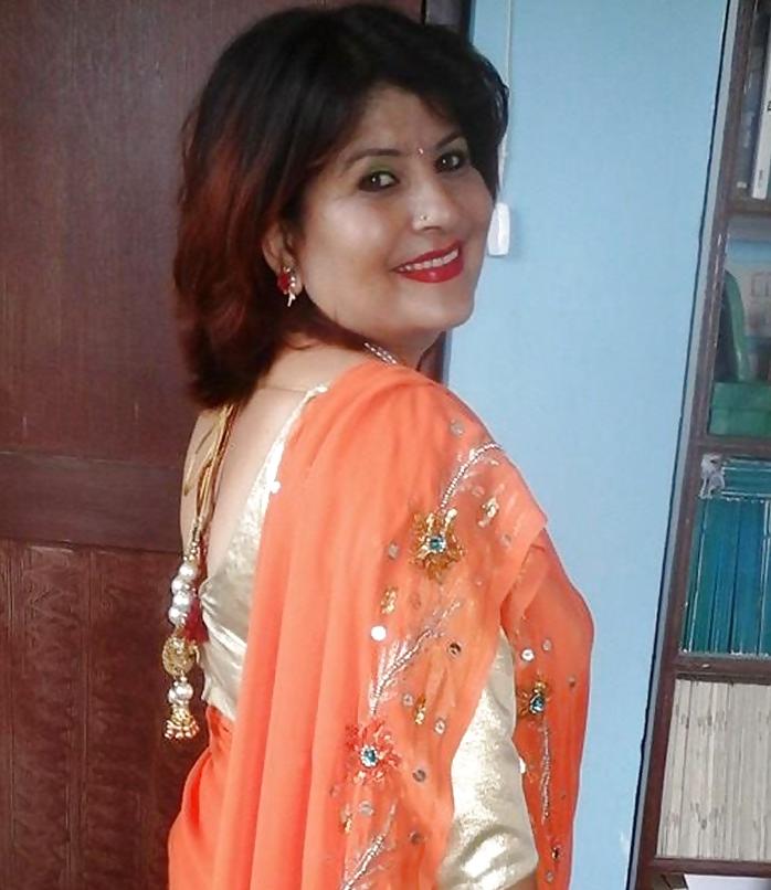 11P KAMALA (sexy nepali mom made for fuck only!!)