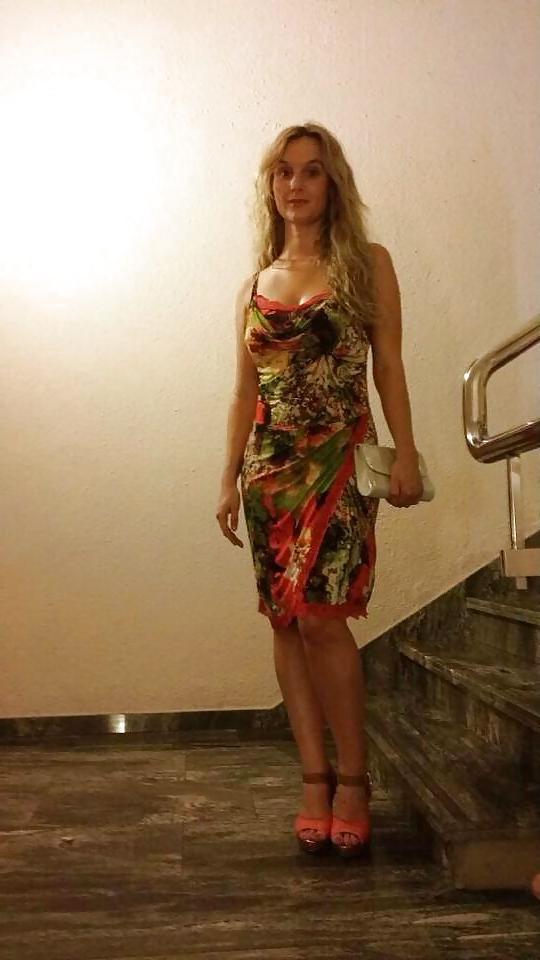 25P Francaises en talon french girl in high heels ep4