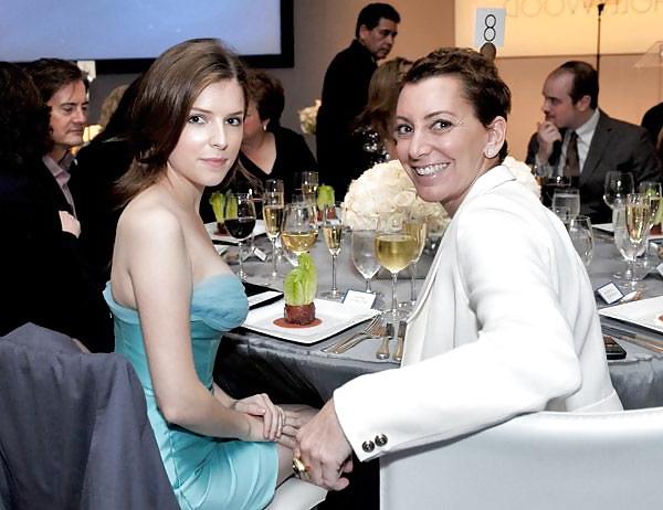 22P Anna Kendrick in green dress