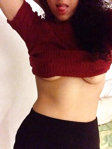10P Sexy Slim dirty asain slut from thailand showing tits tongue