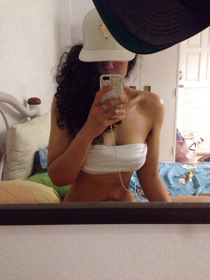 10P Sexy Slim dirty asain slut from thailand showing tits tongue