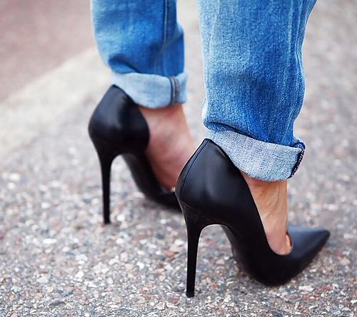 25P Fuck me shoes I like to see women wear to work and bed.