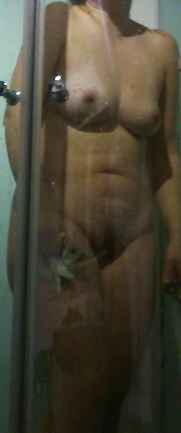 15P Ma femme nue - A la douche 1
