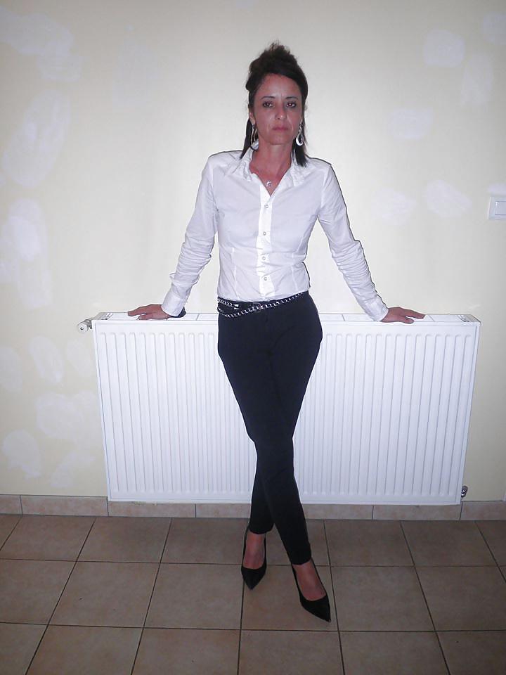 25P Francaises en talon french girl in high heels ep5