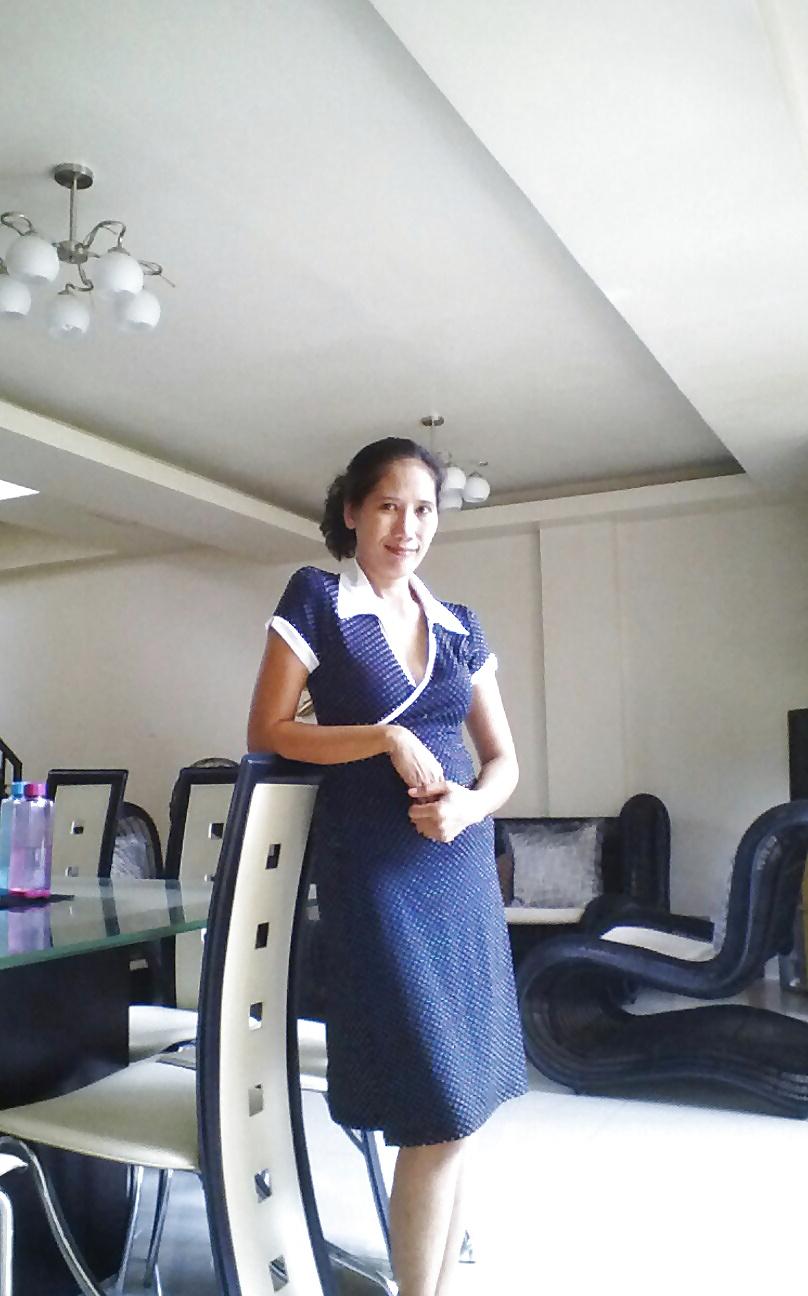 8P Pinay in blue dress