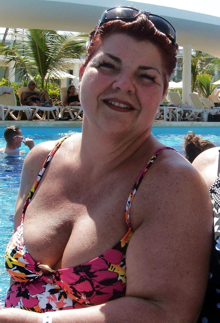 15P Thick Mature Redhead with ASS!